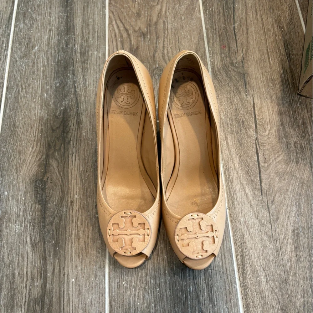 Tory Burch Leather Pumps - Picture 2 of 9